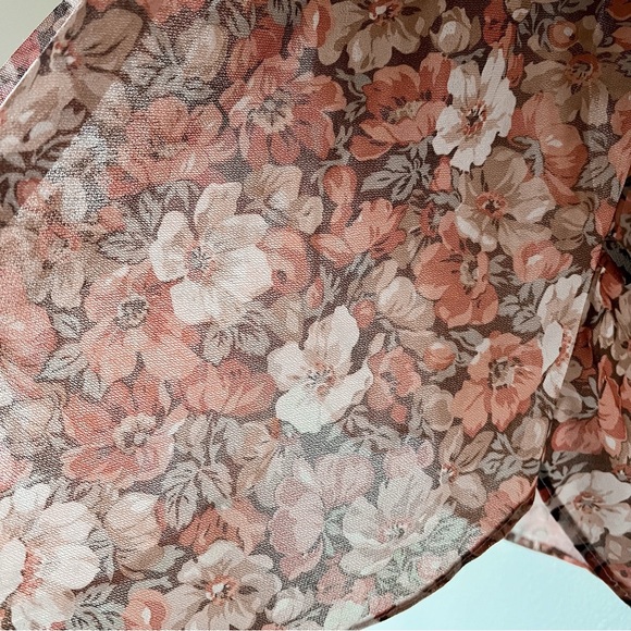 Vintage 70’s women’s sheer lightweightht floral‎ button up blouse size L - Picture 6 of 8